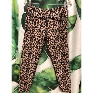 VICTORIA SPORT Total Knockout 7/8 Pocket Leggings